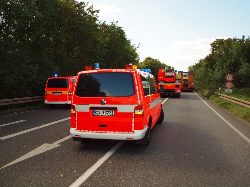 Schwerer VU Koeln Immendorf Kerkraderstr P002.JPG